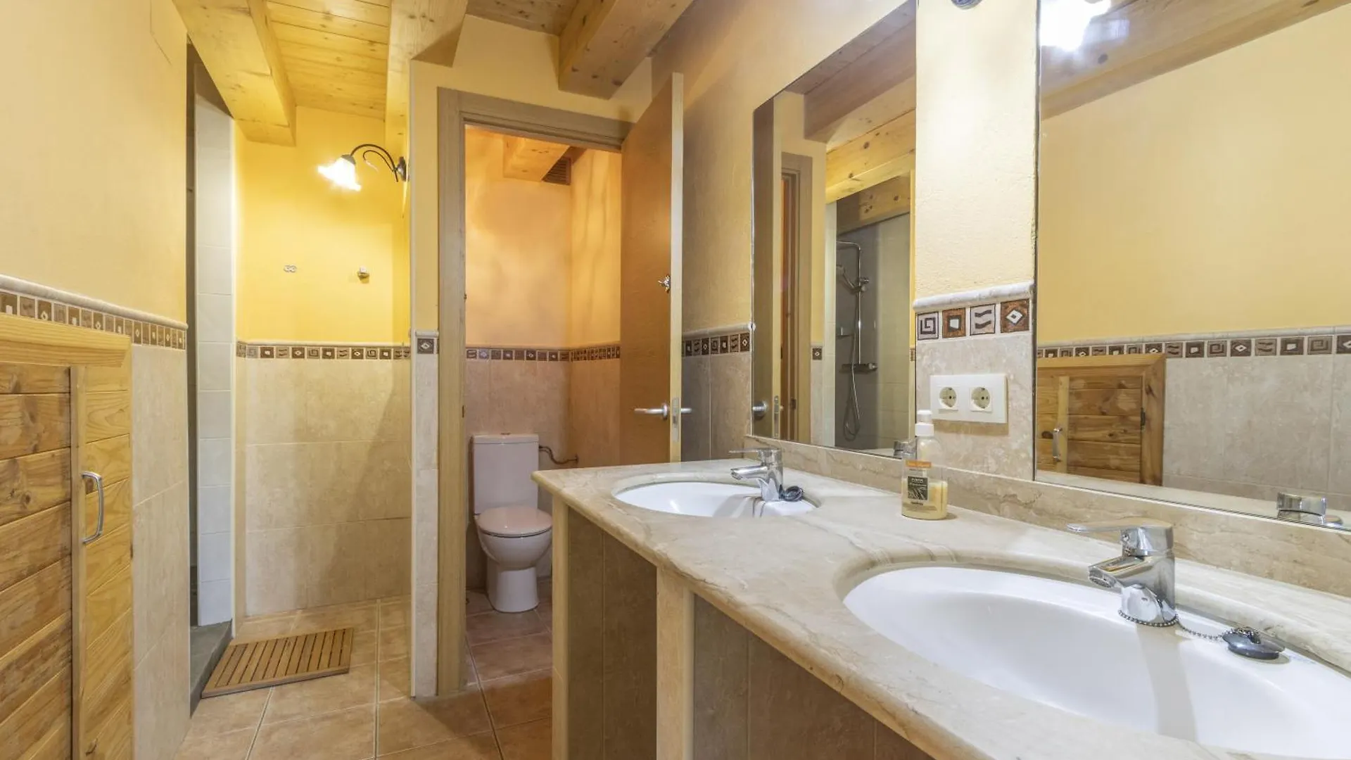 El Refugi De Rubinat Villa Sant Antoli y Vilanova Spain