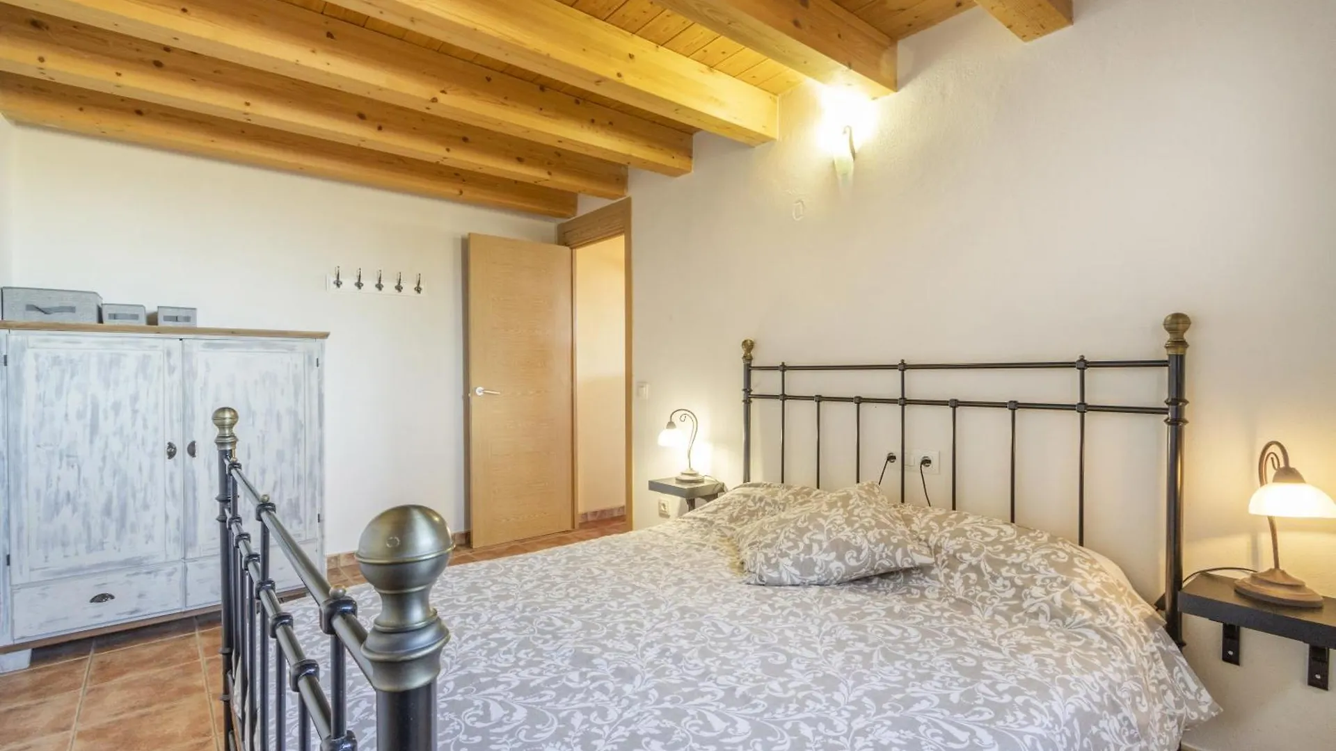 El Refugi De Rubinat Villa Sant Antoli y Vilanova Farm stay