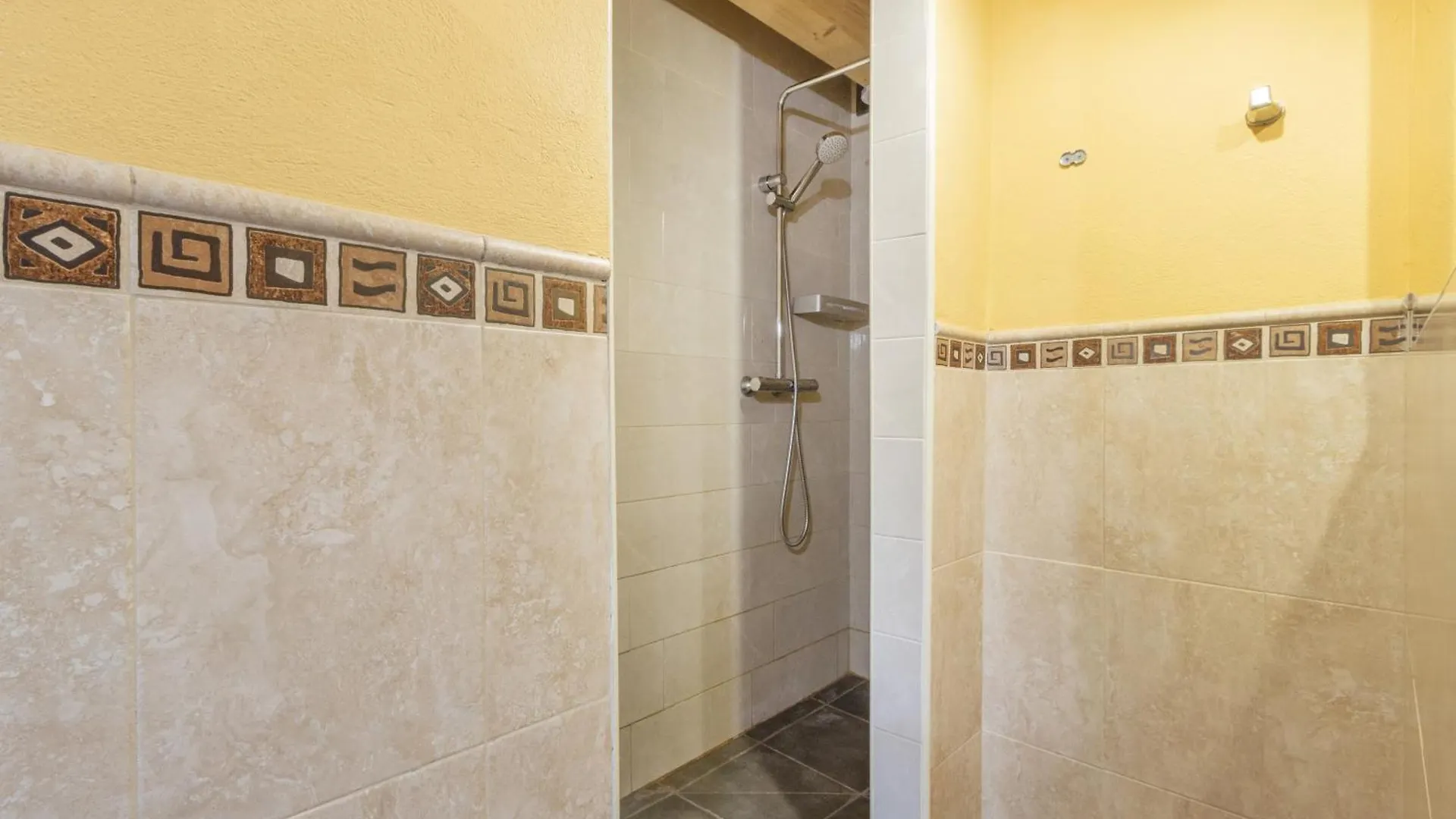 El Refugi De Rubinat Villa Sant Antolí y Vilanova Lantgård